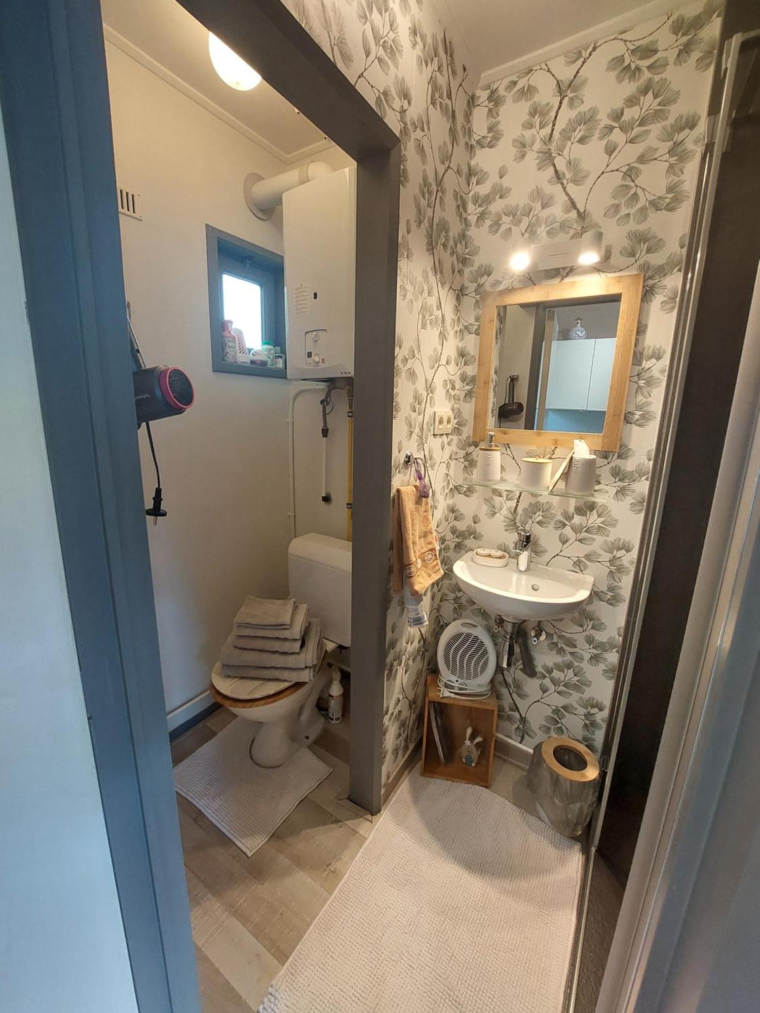 Le Petit Chalet - Bungalow Waulsort Eksteriør billede